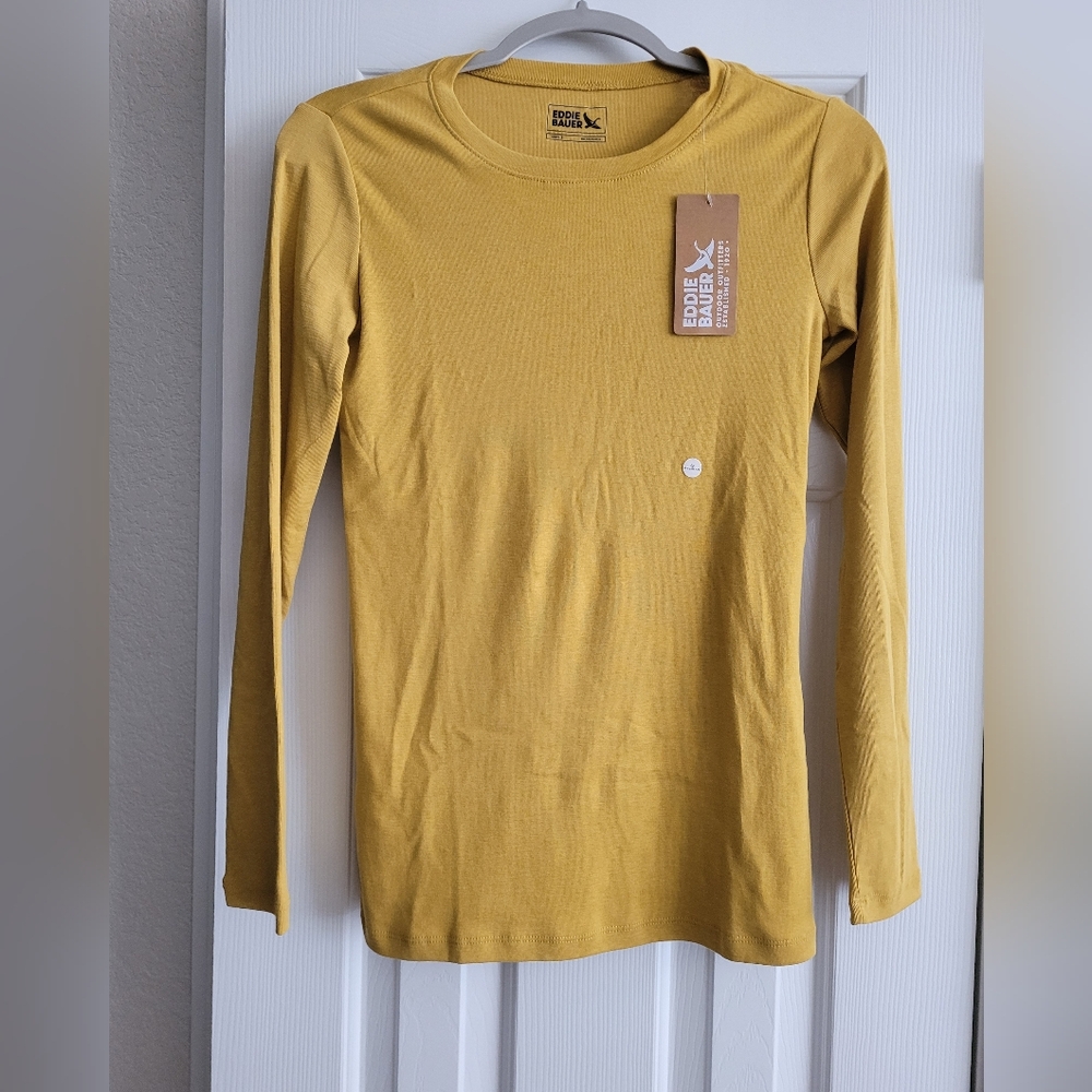 NEW Eddie Bauer Favorite Tee! Size S